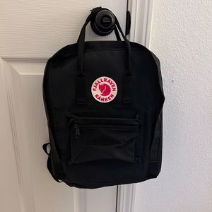 Fjallraven kanken backpack! It’s never been used! Great condition!
